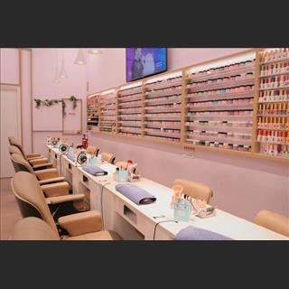 Sang tiệm nails trong mall ngay trung tâm Hobart, Tasmania
