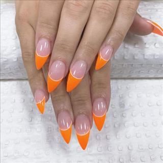Shop cách Bankstown 15 phút lái xe cần tuyển nhiều thợ nails 